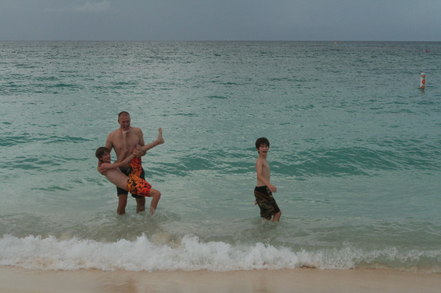 2012/10(October)/2012-10-Disney-Cruise/640x480_2012-10-02-Disney-Cruise-10-beach-Travis-Chance-Dax.JPG