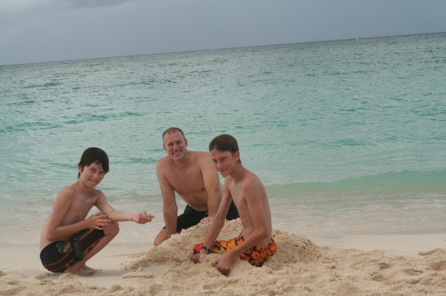 2012/10(October)/2012-10-Disney-Cruise/640x480_2012-10-02-Disney-Cruise-23-beach-Travis-Chance-Dax.JPG