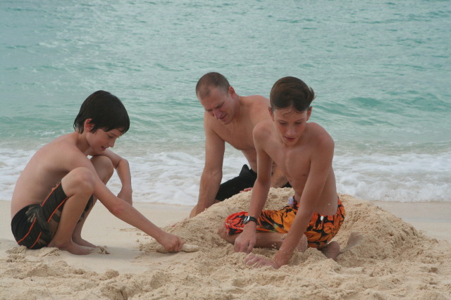 2012/10(October)/2012-10-Disney-Cruise/640x480_2012-10-02-Disney-Cruise-24-beach-Travis-Chance-Dax.JPG