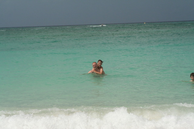 2012/10(October)/2012-10-Disney-Cruise/640x480_2012-10-02-Disney-Cruise-27-beach-Travis-Chance-Dax.JPG