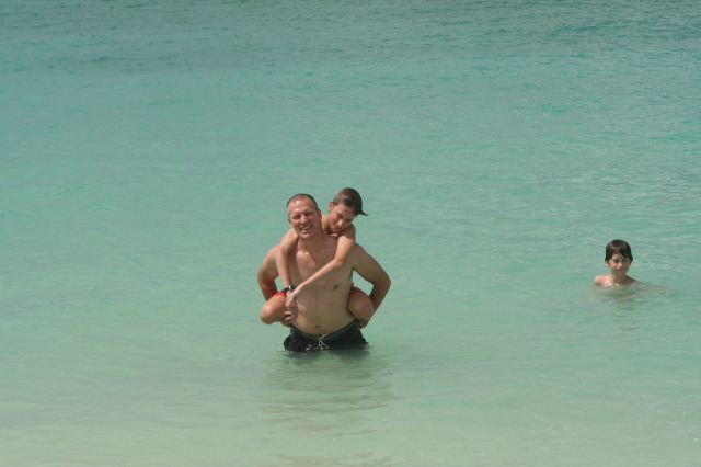 2012/10(October)/2012-10-Disney-Cruise/640x480_2012-10-02-Disney-Cruise-29-beach-Travis-Chance-Dax.JPG