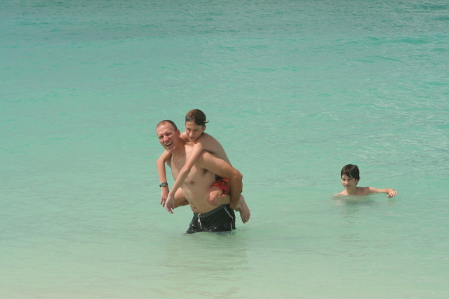 2012/10(October)/2012-10-Disney-Cruise/640x480_2012-10-02-Disney-Cruise-33-beach-Travis-Chance-Dax.JPG