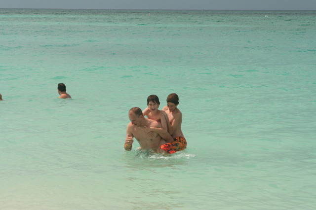 2012/10(October)/2012-10-Disney-Cruise/640x480_2012-10-02-Disney-Cruise-54-beach-Travis-Chance-Dax.JPG