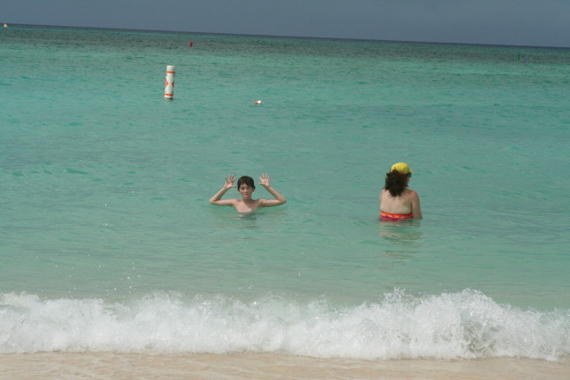 2012/10(October)/2012-10-Disney-Cruise/640x480_2012-10-02-Disney-Cruise-68-beach-Dax-Suzi.JPG