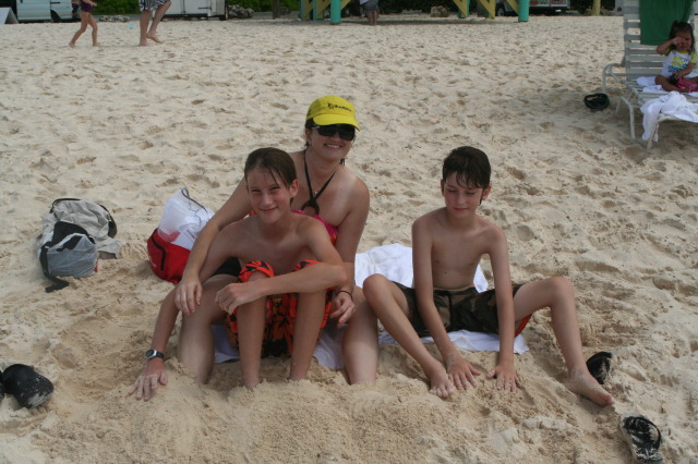 2012/10(October)/2012-10-Disney-Cruise/640x480_2012-10-02-Disney-Cruise-70-beach-Chance-Suzi-Dax.JPG