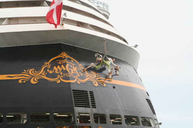 2012/10(October)/2012-10-Disney-Cruise/640x480_2012-10-03-Disney-Cruise-54-Costa-Maya-ship.JPG