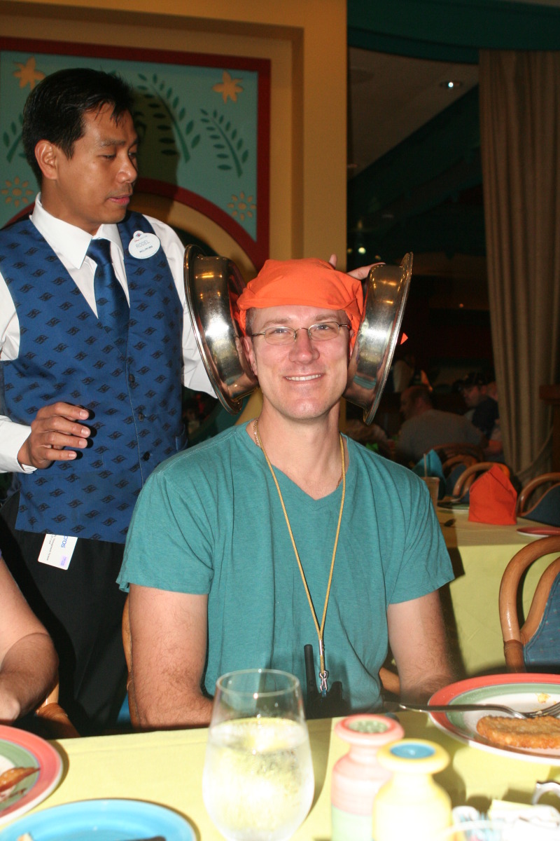 2012/10(October)/2012-10-Disney-Cruise/800x600_2012-09-30-Disney-Cruise-18-Travis.JPG