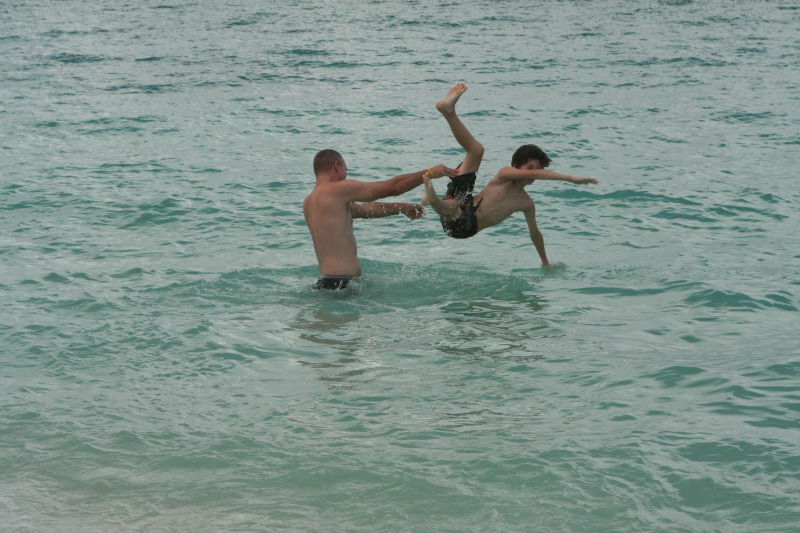 2012/10(October)/2012-10-Disney-Cruise/800x600_2012-10-02-Disney-Cruise-12-beach-Travis-Dax.JPG