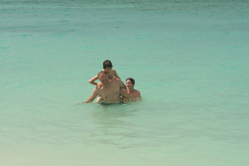 2012/10(October)/2012-10-Disney-Cruise/800x600_2012-10-02-Disney-Cruise-50-beach-Travis-Chance-Dax.JPG