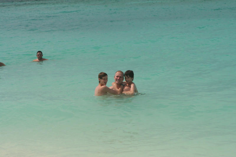 2012/10(October)/2012-10-Disney-Cruise/800x600_2012-10-02-Disney-Cruise-57-beach-Travis-Chance-Dax.JPG