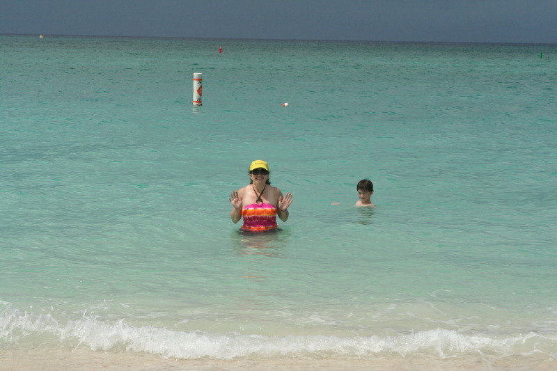 2012/10(October)/2012-10-Disney-Cruise/800x600_2012-10-02-Disney-Cruise-66-beach-Suzi-Dax.JPG