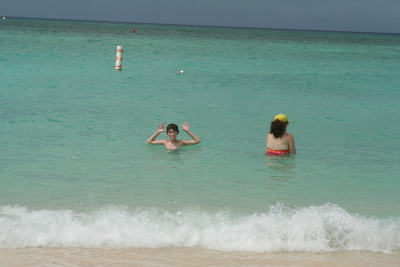 2012/10(October)/2012-10-Disney-Cruise/800x600_2012-10-02-Disney-Cruise-68-beach-Dax-Suzi.JPG