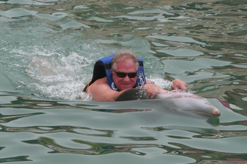 2012/10(October)/2012-10-Disney-Cruise/800x600_2012-10-03-Disney-Cruise-33-Clayborns-dolphins.JPG