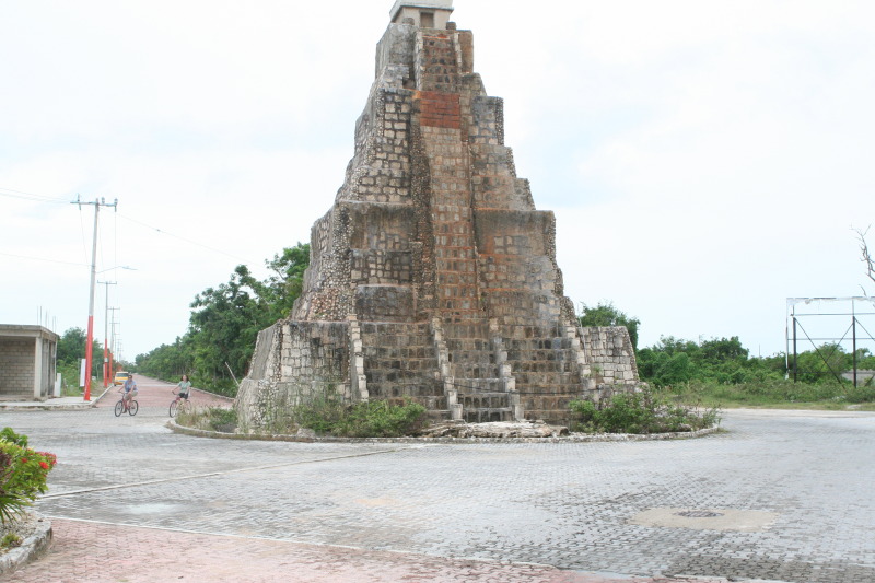2012/10(October)/2012-10-Disney-Cruise/800x600_2012-10-03-Disney-Cruise-39-Costa-Maya-Stacy-Suzi.JPG