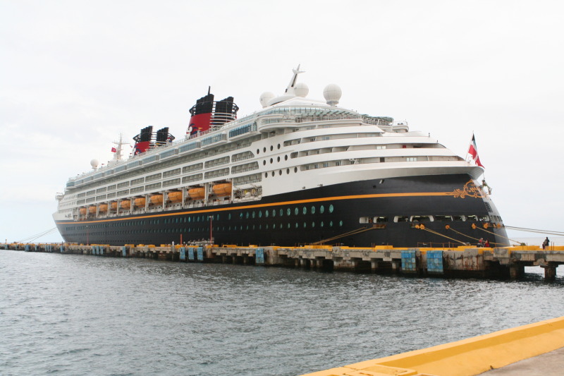 2012/10(October)/2012-10-Disney-Cruise/800x600_2012-10-03-Disney-Cruise-53-Costa-Maya-ship.JPG