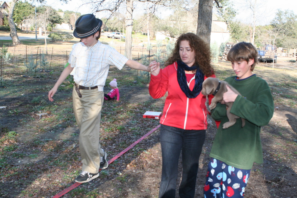 2012/12(December)/Christmas/Day/1024x768_2012-12-25-Christmas-Day-42-slackline-Dax-Suzi-Chance.JPG