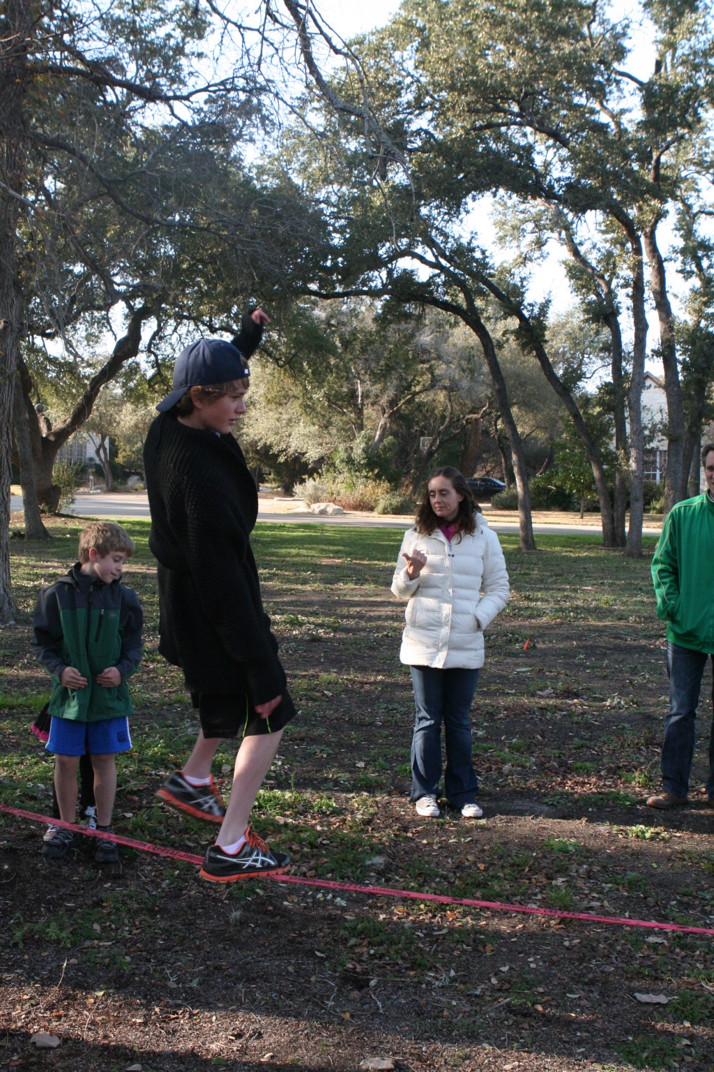 2012/12(December)/Christmas/Day/1024x768_2012-12-25-Christmas-Day-73-slackline-Ian-Vale-Heather-Josh.JPG