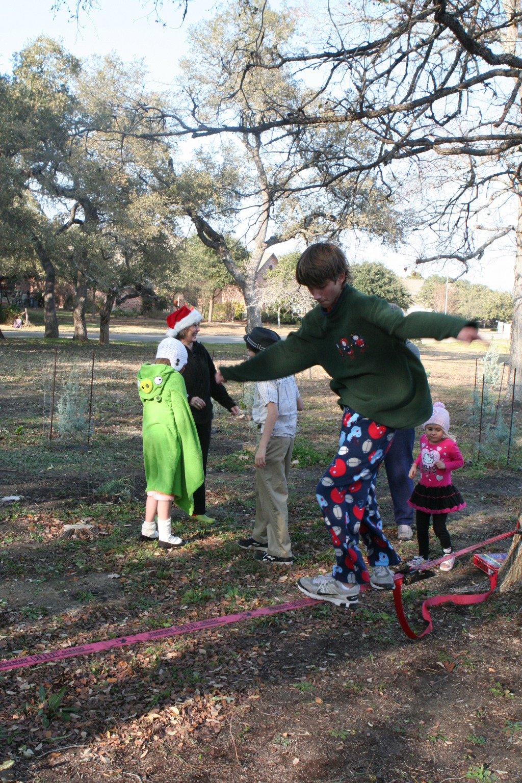 2012-12-25-Christmas-Day-79-slackline-Kyla-Janeen-Dax-Chance-Sydney.JPG
