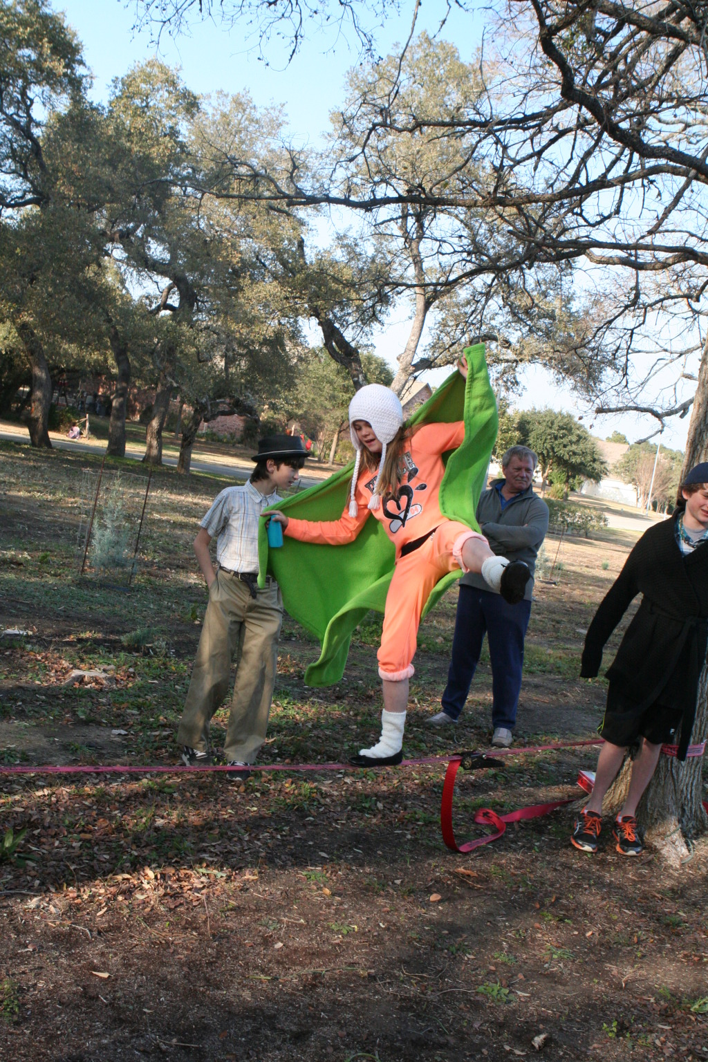 2012/12(December)/Christmas/Day/1024x768_2012-12-25-Christmas-Day-85-slackline-Dax-Kyla-Jim-Vale.JPG