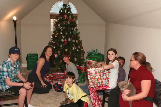 2012/12(December)/Christmas/Day/2012-12-25-Christmas-Day-01-Vale-Suzi-Chance-Dax-Kyla-Justin-Katie-Summit.JPG