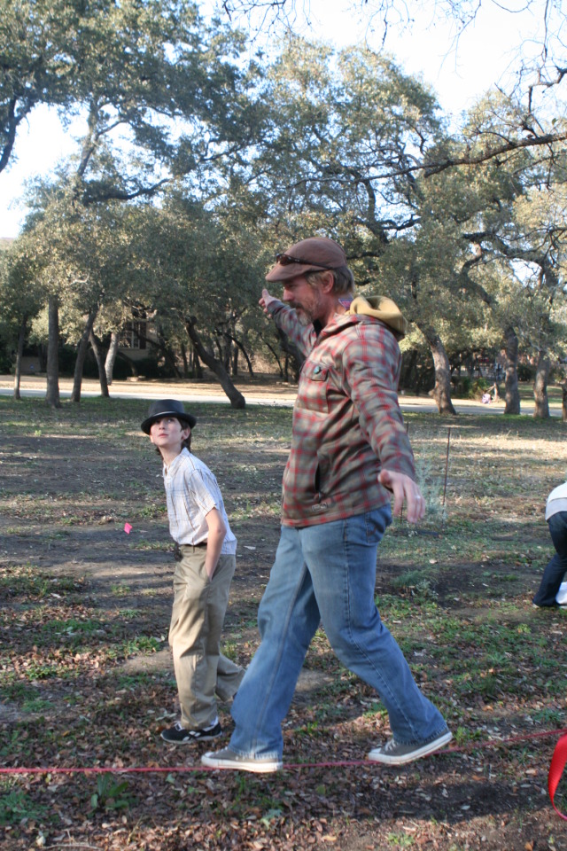 2012/12(December)/Christmas/Day/640x480_2012-12-25-Christmas-Day-45-slackline-Dax-Justin.JPG