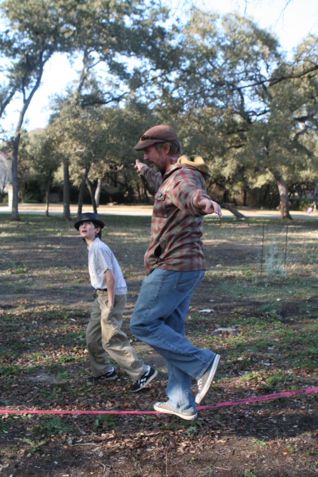 2012/12(December)/Christmas/Day/640x480_2012-12-25-Christmas-Day-46-slackline-Dax-Justin.JPG