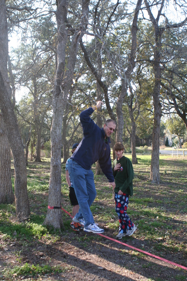 2012/12(December)/Christmas/Day/640x480_2012-12-25-Christmas-Day-49-slackline-Travis.JPG