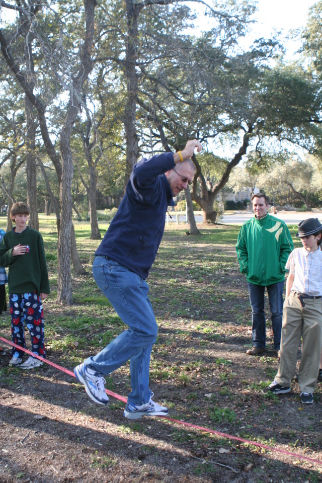 2012/12(December)/Christmas/Day/640x480_2012-12-25-Christmas-Day-53-slackline-Travis.JPG