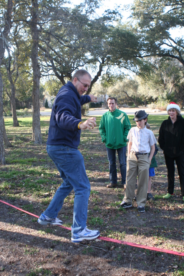 2012/12(December)/Christmas/Day/640x480_2012-12-25-Christmas-Day-54-slackline-Travis.JPG