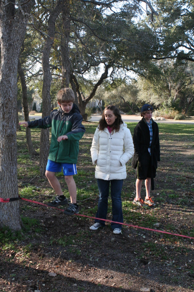 2012/12(December)/Christmas/Day/640x480_2012-12-25-Christmas-Day-75-slackline-Ian-Heather-Vale.JPG