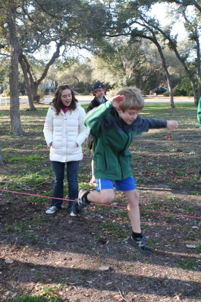 2012/12(December)/Christmas/Day/640x480_2012-12-25-Christmas-Day-78-slackline-Heather-Vale-Ian.JPG