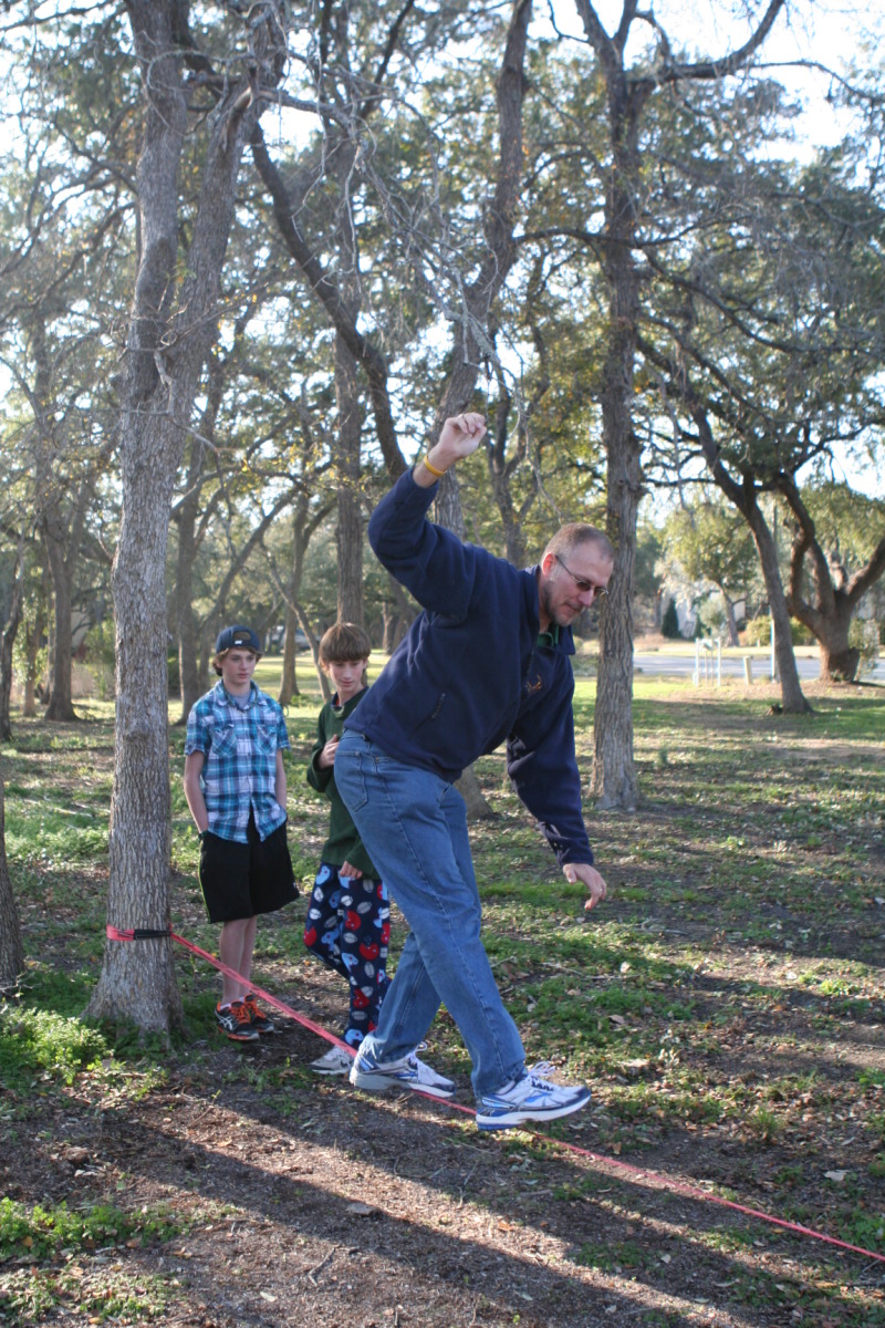 2012/12(December)/Christmas/Day/800x600_2012-12-25-Christmas-Day-51-slackline-Travis.JPG