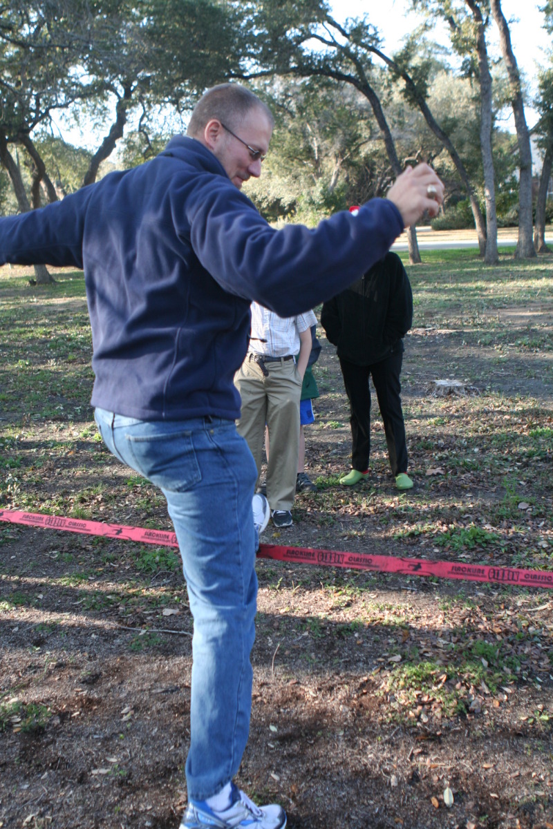 2012/12(December)/Christmas/Day/800x600_2012-12-25-Christmas-Day-57-slackline-Travis.JPG