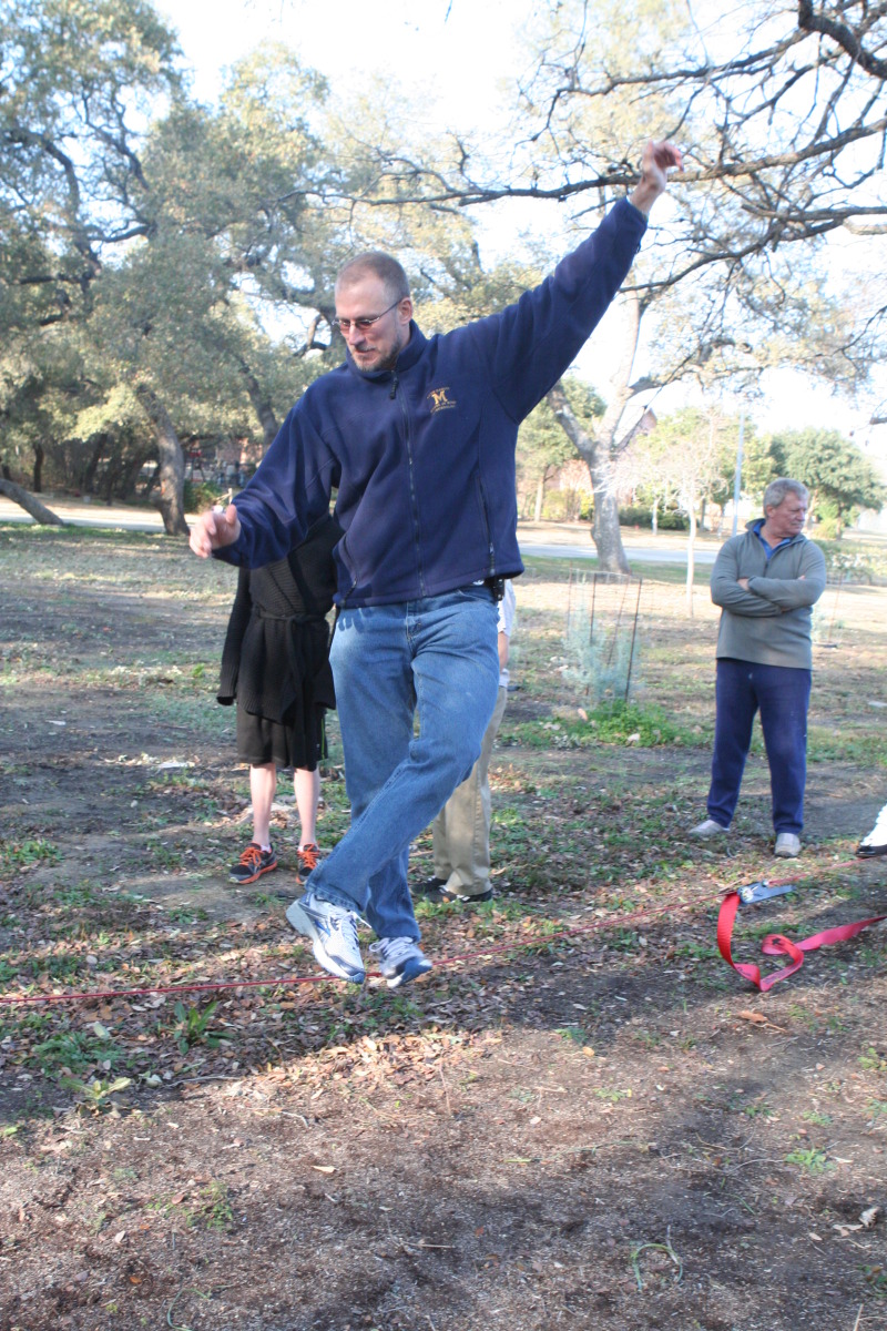2012/12(December)/Christmas/Day/800x600_2012-12-25-Christmas-Day-81-slackline-Travis-Jim.JPG