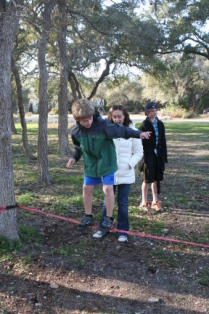 2012-12-25-Christmas-Day-76-slackline-Ian-Heather-Vale.JPG