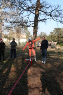 2012-12-25-Christmas-Day-90-slackline-Janeen-Jim-Kyla-Travis.JPG