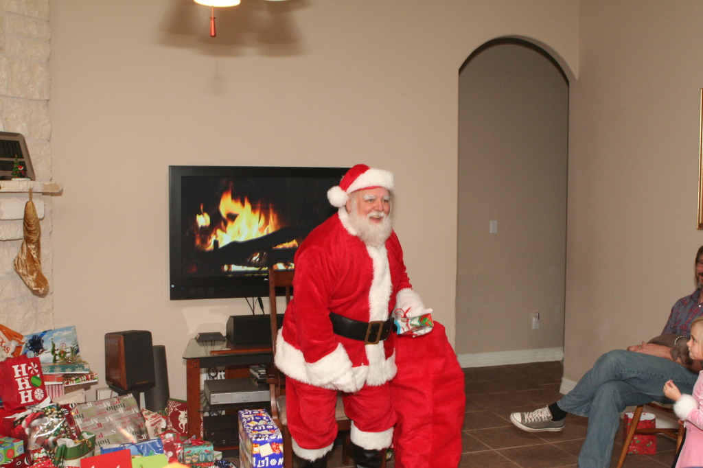 2012/12(December)/Christmas/Eve/1024x768_2012-12-24-Christmas-050-Santa.JPG