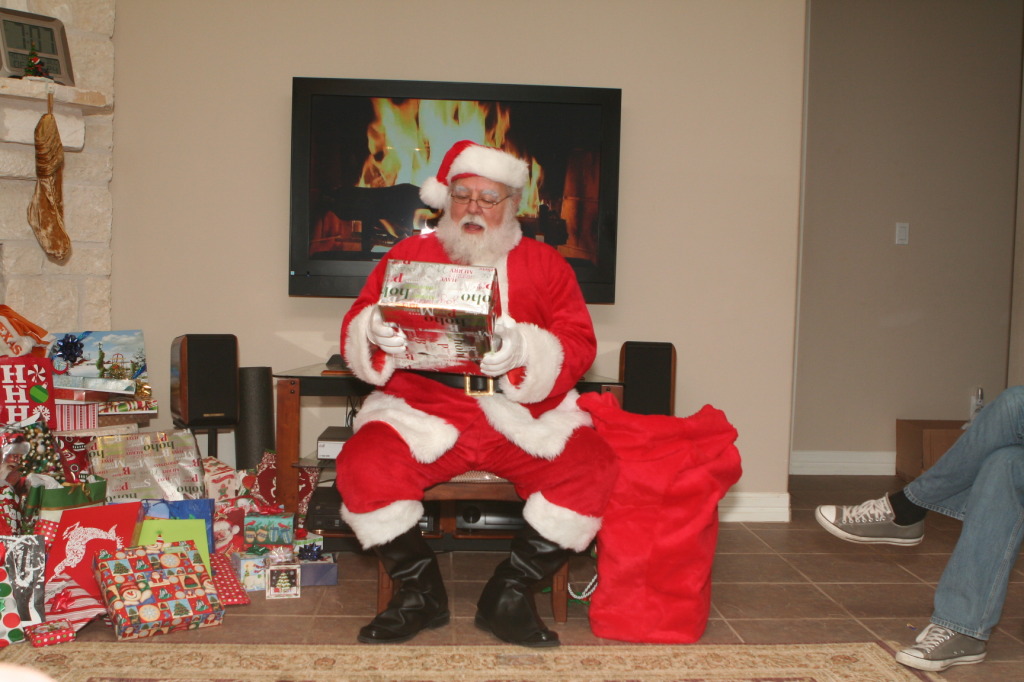 2012/12(December)/Christmas/Eve/1024x768_2012-12-24-Christmas-072-Santa.JPG