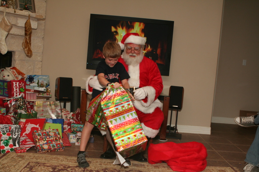 2012/12(December)/Christmas/Eve/1024x768_2012-12-24-Christmas-080-Santa-Ian.JPG