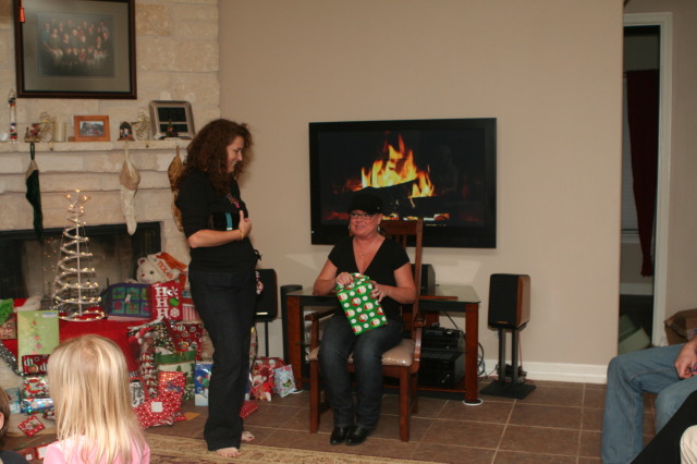 2012-12-24-Christmas-096-Suzi-Katie.JPG