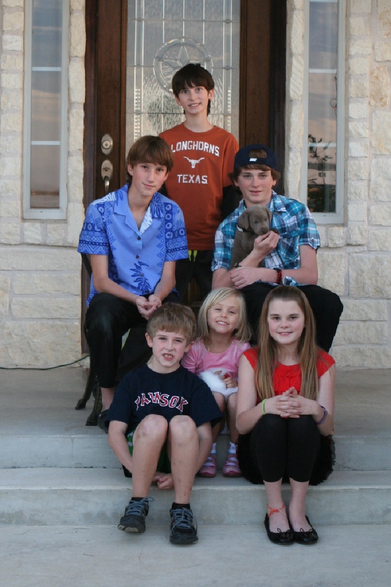 2012/12(December)/Christmas/Eve/800x600_2012-12-24-Christmas-016-Chance-Dax-Ian-Sydney-Vale-Kyla-Summit.jpg