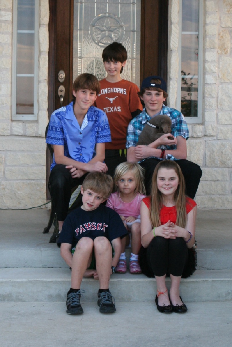 2012/12(December)/Christmas/Eve/800x600_2012-12-24-Christmas-017-Chance-Dax-Ian-Sydney-Vale-Kyla-Summit.jpg