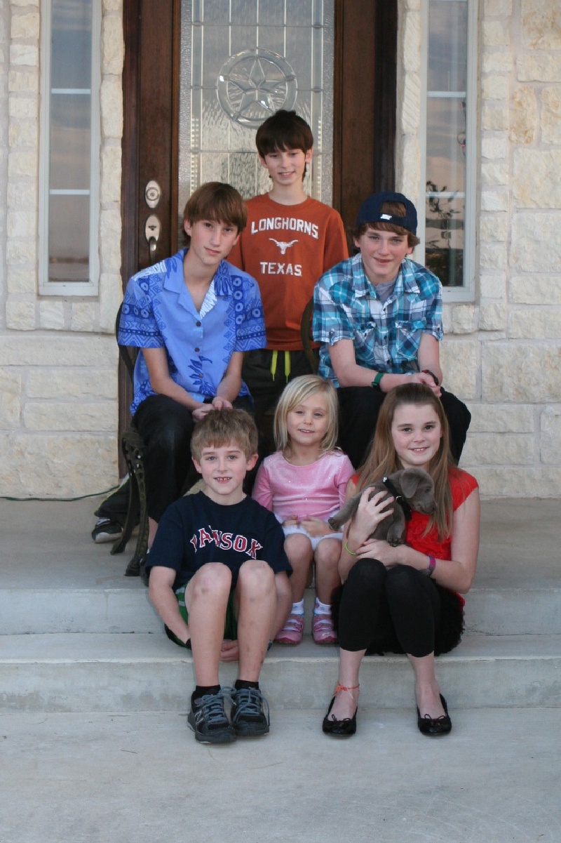 2012/12(December)/Christmas/Eve/800x600_2012-12-24-Christmas-018-Chance-Dax-Ian-Sydney-Vale-Kyla-Summit.jpg