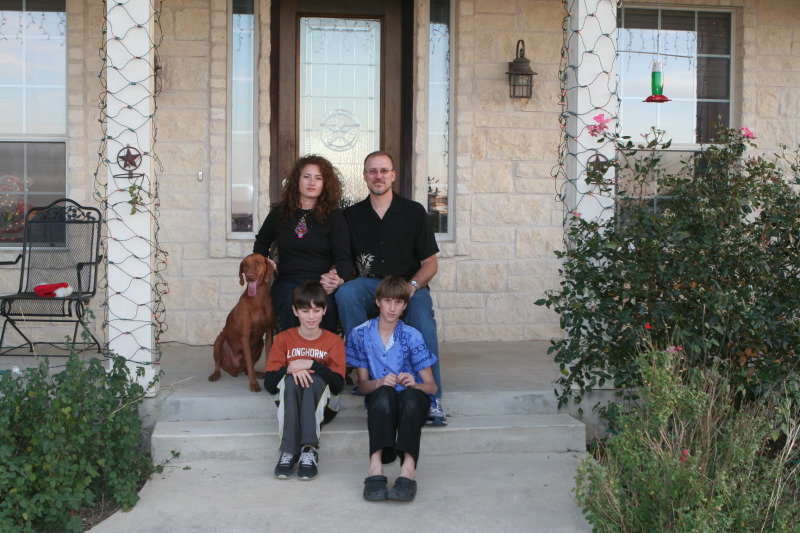 2012/12(December)/Christmas/Eve/800x600_2012-12-24-Christmas-025-Bevo-Suzi-Dax-Travis-Chance.JPG