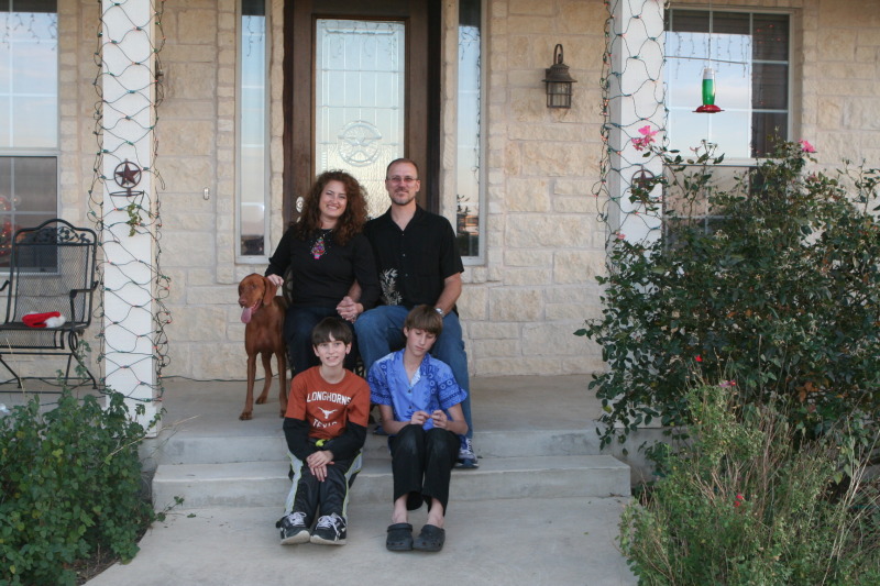 2012/12(December)/Christmas/Eve/800x600_2012-12-24-Christmas-027-Bevo-Suzi-Dax-Travis-Chance.JPG