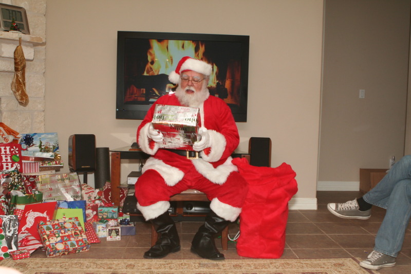 2012/12(December)/Christmas/Eve/800x600_2012-12-24-Christmas-072-Santa.JPG