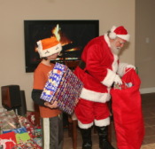2012-12-24-Christmas-046-Santa-Dax.jpg