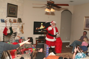 2012-12-24-Christmas-049-Santa-throwing-candy-canes-GOOD.JPG