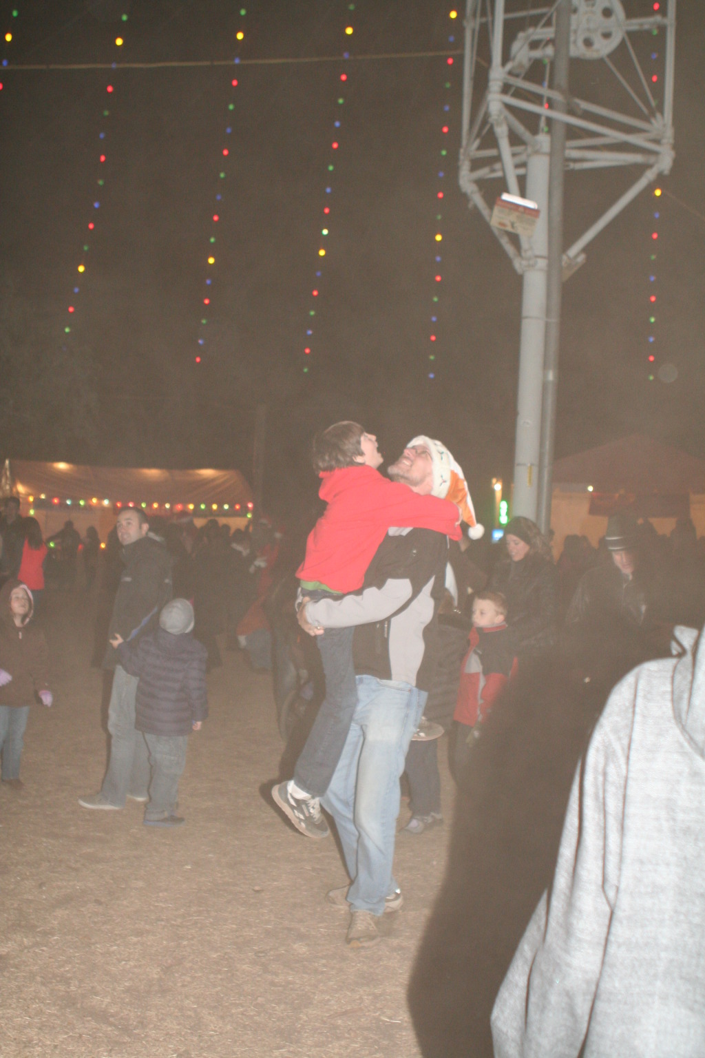 2012/12(December)/Christmas/Trail-of-Lights/1024x768_2012-12-22-Trail-of-Lights-27-Dax-Travis.JPG