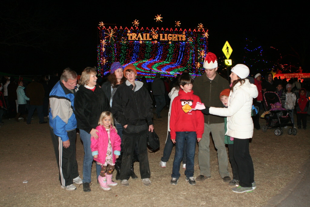 2012/12(December)/Christmas/Trail-of-Lights/1024x768_2012-12-22-Trail-of-Lights-34-Jim-Janeen-Sydney-Suzi-Chance-Dax-Josh-Ian-Heather.JPG